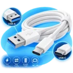 Hvidt USB-A til USB-C ladekabel med blå detaljer